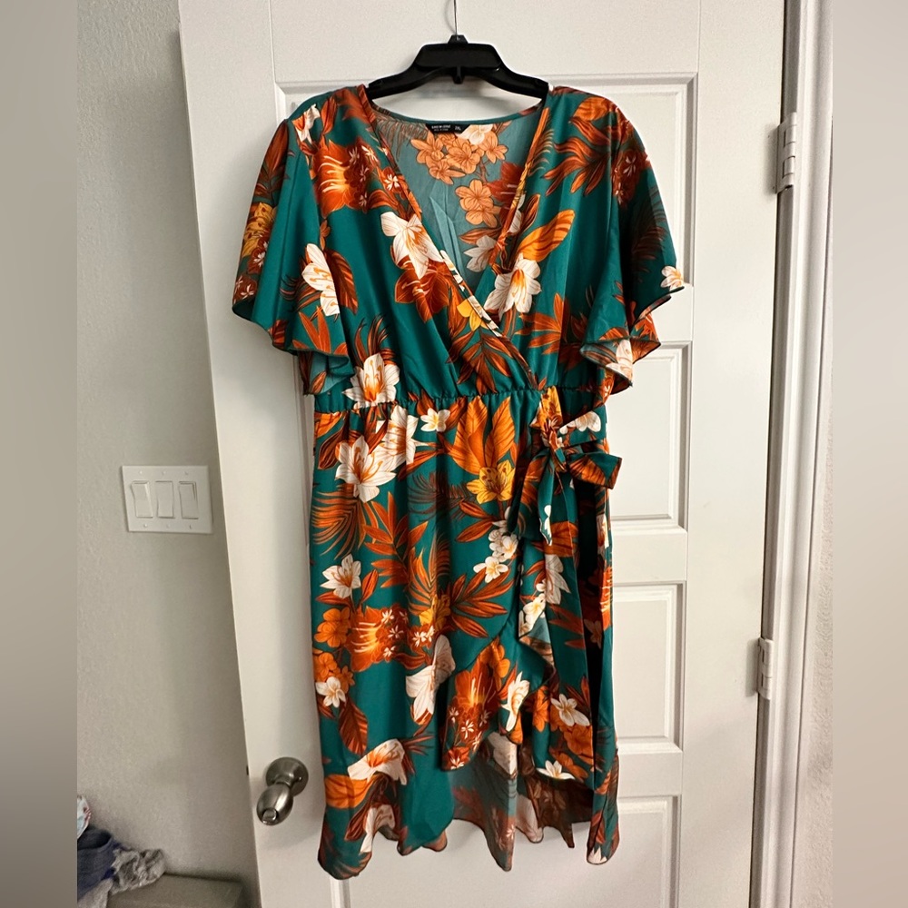 2XL Tropical vacation green and orange wrap dress